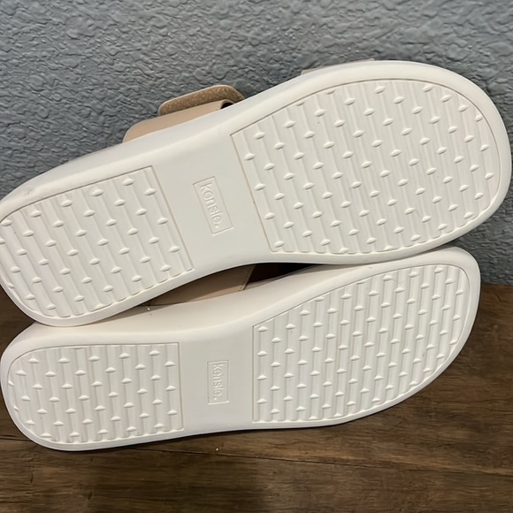 Kenzie Sandal size 10 NWT Jipsey Tan comfortable - Picture 5 of 6
